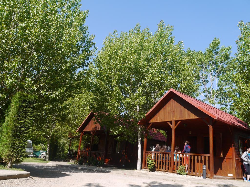 Camping Riera Merles Borredá 外观 照片